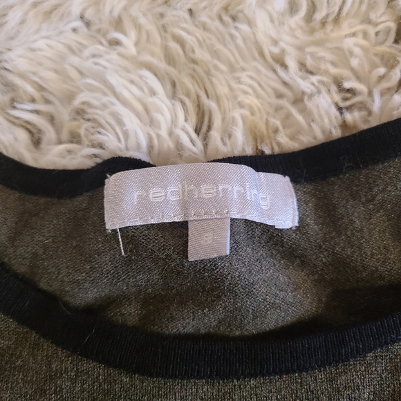 Beautiful green 3/4 sleeve sweater size small - Picture 3 of 4